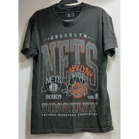 Abercrombie & Fitch Relaxed Tee Men's XS Brooklyn Nets Graphic Print NBA EUC - Picture 1 of 5